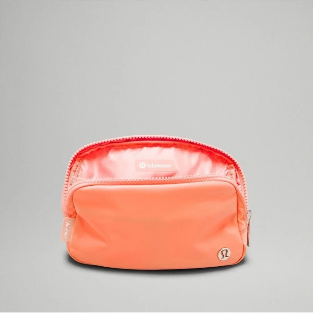 NWT Lululemon Belt Bag in Tiger - Picture 6 of 10
